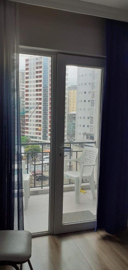 Paradise Apartment Батуми Екстериор снимка