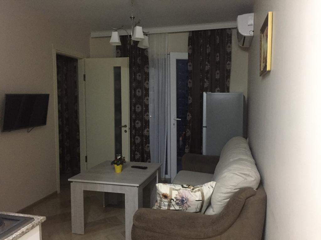 Paradise Apartment Батуми Екстериор снимка