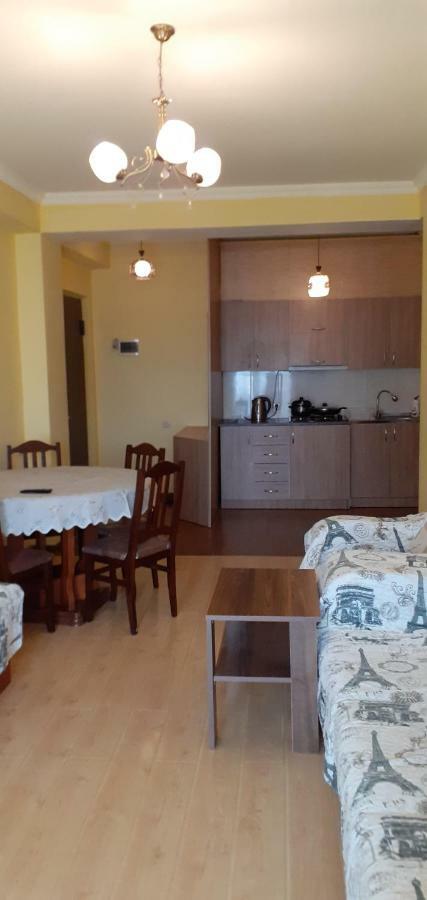 Paradise Apartment Батуми Екстериор снимка