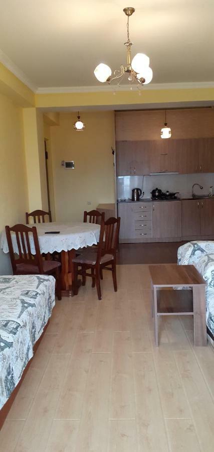Paradise Apartment Батуми Екстериор снимка
