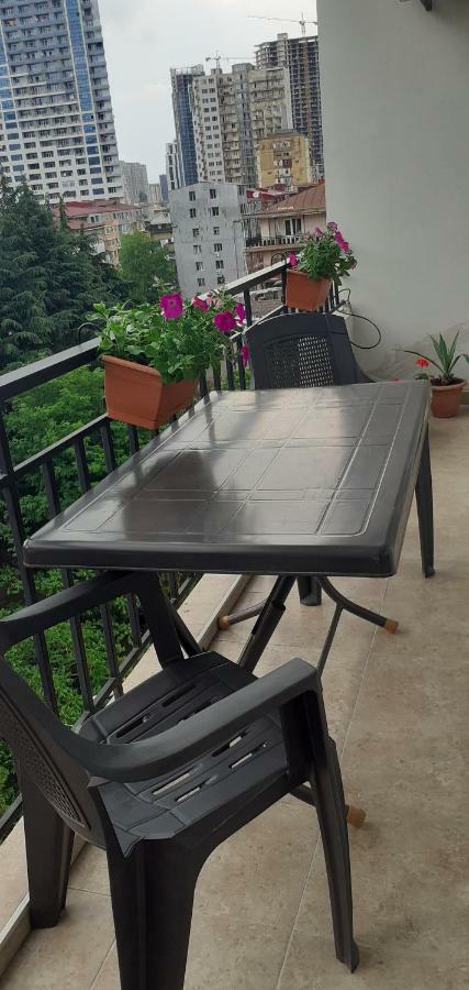 Paradise Apartment Батуми Екстериор снимка